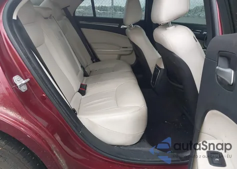 2017 Chrysler 300 Limited из США, поврежденный, VIN 2C3CCAAG4HH661953